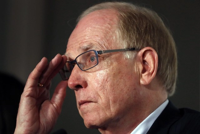 En imagen de archivo, el investigador canadiense Richard McLaren durante una conferencia de prensa en Londres. Foto Ap