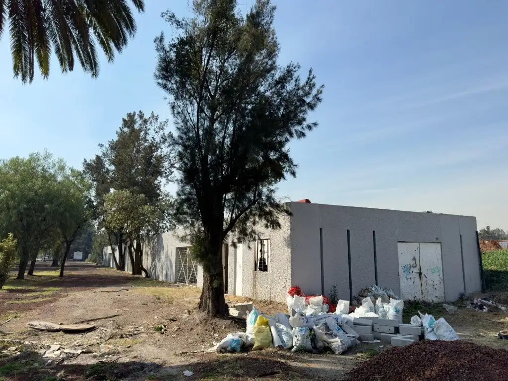 En la Ciudad Deportiva Magdalena Mixiuhca se observa el deterioro de algunas áreas debido al abandono en que lo tienen las autoridades de la alcaldía Iztacalco. Foto Roberto García Ortiz