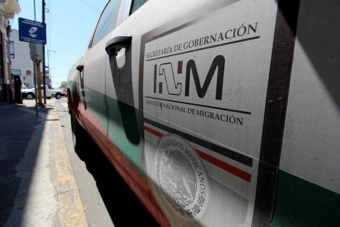 La comunidad colombiana en México acusó al Instituto Nacional de Migración y a la Guardia Nacional de detener a extranjeros que viajan con documentos migratorios de la Ciudad de México a Tijuana. Foto La Jornada Veracruz