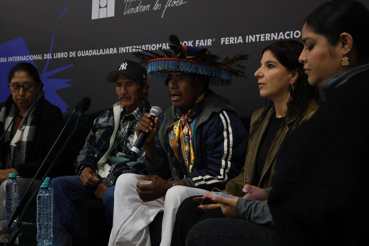 Integrantes de la comunidad de San Lorenzo Azqueltan estuvieron en la FIL Guadalajara 2025. Foto