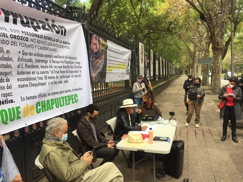 Integrantes del Frente Ciudadano en Defensa del Bosque de Chapultepec en conferencia de prensa. Foto La Jornada