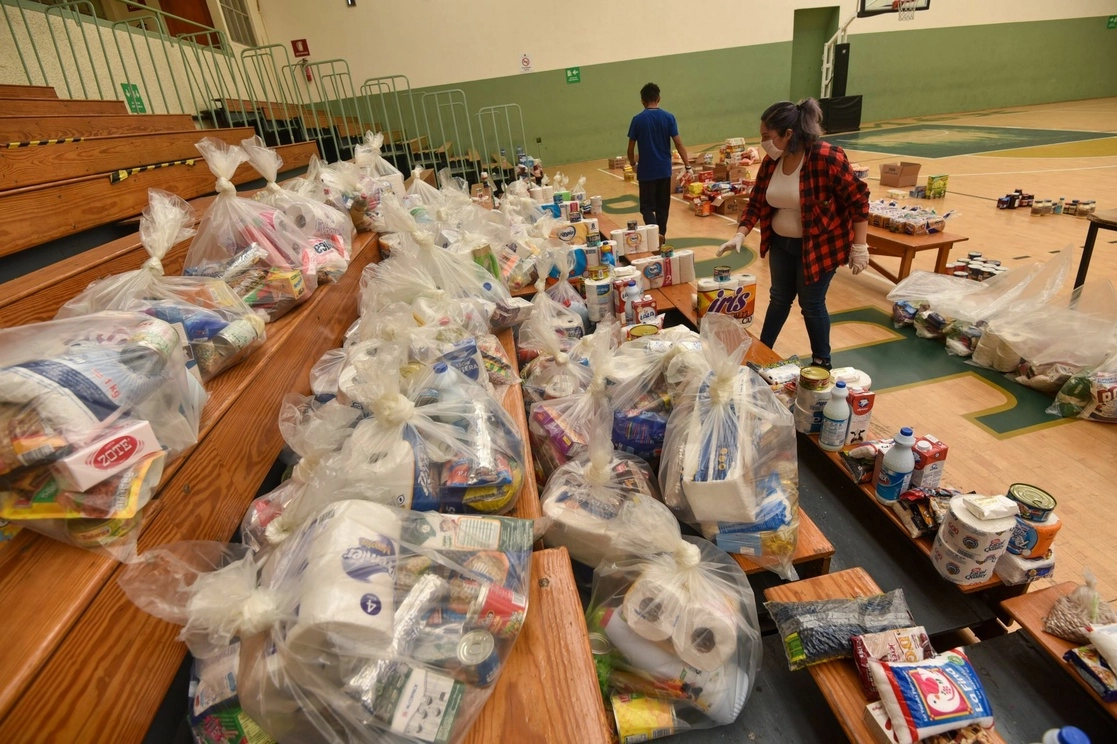 El vehículo quedó atorado en el bajopuente de Río Santiago y la carretera Matehuala, en San Luis Potosí. El conductor no pudo acreditar la propiedad de la carga y fue detenido por la policía municipal. La imagen, ilustrativa. Foto Cuartoscuro / Archivo