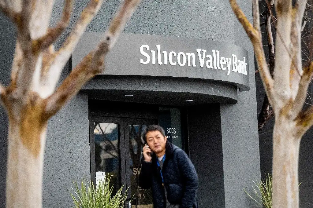 Autoridades financieras de EU anunciaron un plan de rescate del banco en quiebra Silicon Valley Bank . Foto Afp
