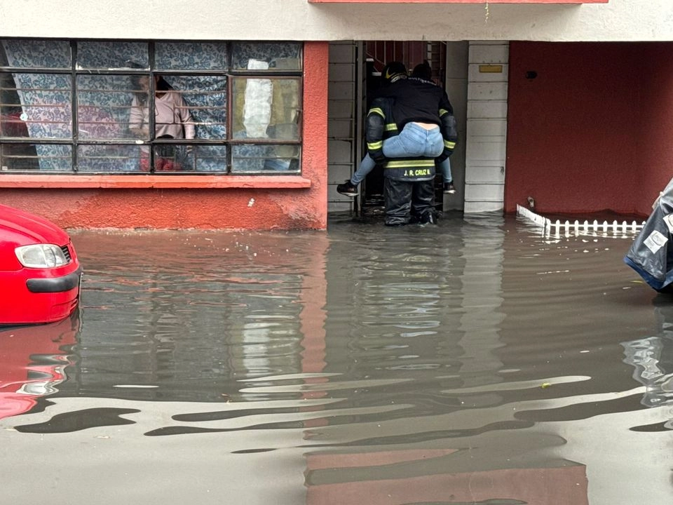 Las precipitaciones podrían generar deslaves, incremento en niveles de ríos y arroyos, así como desbordamientos e inundaciones en zonas bajas de los estados mencionados, por lo que el SMN exhortó a la población a atender los avisos del SMN y seguir las recomendaciones de Protección Civil. Foto