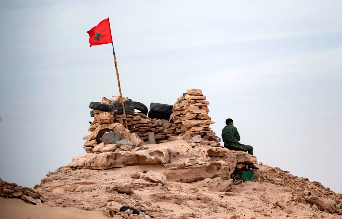 En imagen de archivo, puesto fronterizo bajo control marroquí, en territorio del Sahara Occidental. Foto Afp