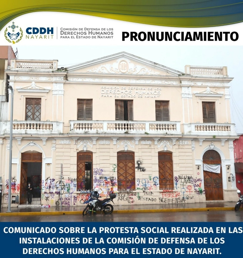 La Comisión de Defensa de los Derechos Humanos para el Estado de Nayarit emitió un pronunciamiento sobre las pintas realizadas el miércoles a sus instalaciones. Foto tomada de facebook.com/CDDHNay