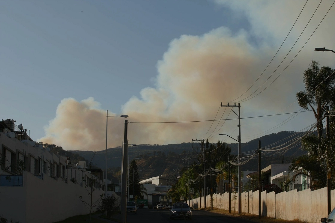 El incendio en el Bosque La Primavera afectó la calidad del aire en la zona metropolitana de Jalisco. Foto Arturo Campos Cedillo