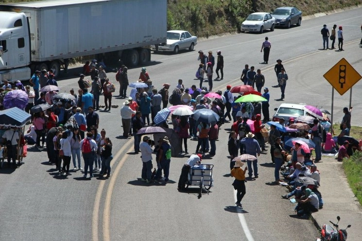 Durante el operativo fueron detenidas ocho personas y se recuperaron seis taxis retenidos. Foto Cuartoscuro/Archivo