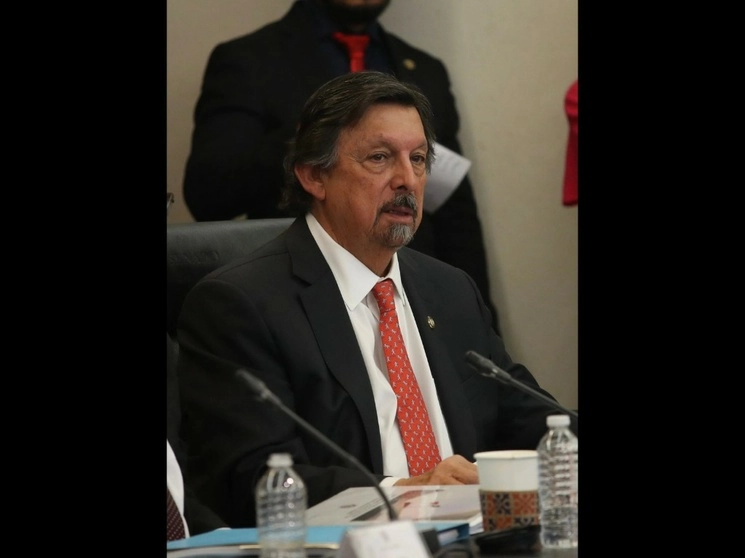 El senador Napoleón Gómez Urrutia deploró que el gobierno de Sonora se haya puesto del lado de la minera Penmont, propiedad de Grupo Peñoles, durante el desalojo de trabajadores del yacimiento La Herradura, que protestaban en demanda del pago de utilidades. Foto 'La Jornada'