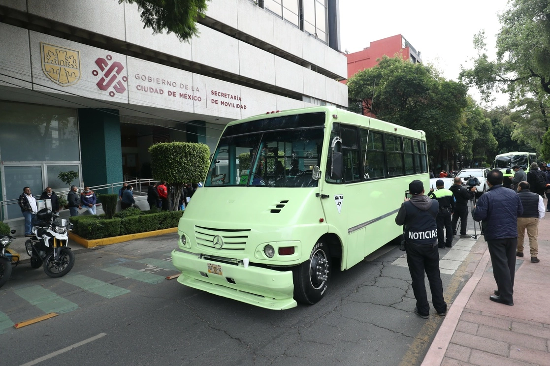 La ruta 57 de transporte público concesionado desaparecerá para dar paso a una empresa que estará encargada de regular el servicio ante las cientos de quejas ciudadanas. Foto Luis Castillo