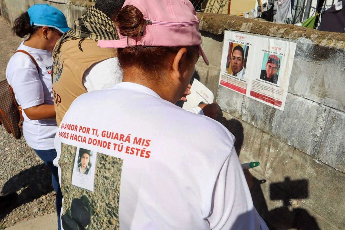 Madres que integran este colectivo pidieron a la presidenta municipal de Acapulco, Abelina López Rodríguez, que respete su dolor y no mande quitar las fotografías, como ha ocurrido en anteriores ocasiones.
