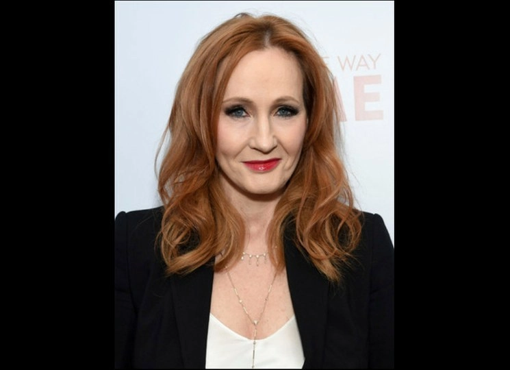 La autora británica J. K. Rowling fue criticada tras publicar una serie de tuits sobre personas transgénero el fin de semana. Foto Ap