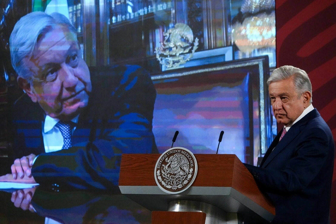 El presidente Andrés Manuel López Obrador mostró el vídeo de su llamada con el presidente electo de Brasil, Lula Da Silva, durante la conferencia matutina de este martes en Palacio Nacional. Foto Cuartoscuro 