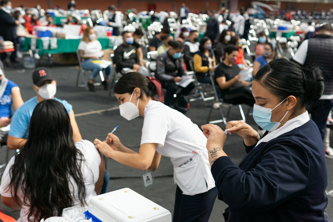 Las vacunas Pfizer y Moderna no provocan alteraciones en la menstruación, concluyeron investigadores. Foto Pablo Ramos/Archivo