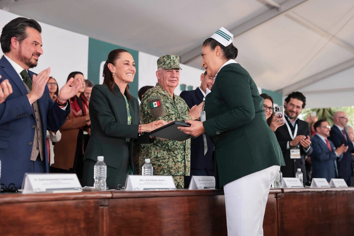 La presidenta Claudia Sheinbaum, durante la 116 asamblea ordinaria del IMSS, realizada en Puebla, el 10 de diciembre de 2025.