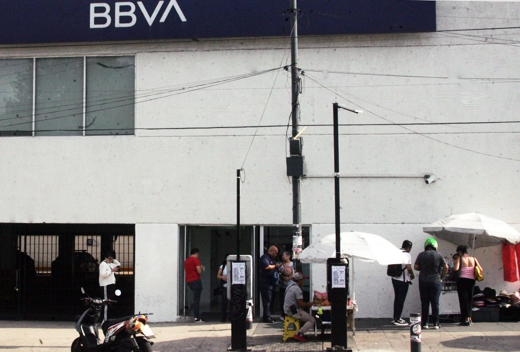 En un análisis realizado por el área de investigación del banco, recordó que “la información es al cierre del 31 de octubre de 2024, previo a realizarse las elecciones presidenciales en Estados Unidos y darse a conocer la victoria del presidente Trump. Por tanto, no hay en estos datos algún posible efecto Trump”. Foto Roberto García Rivas / La Jornada/ Archivo 