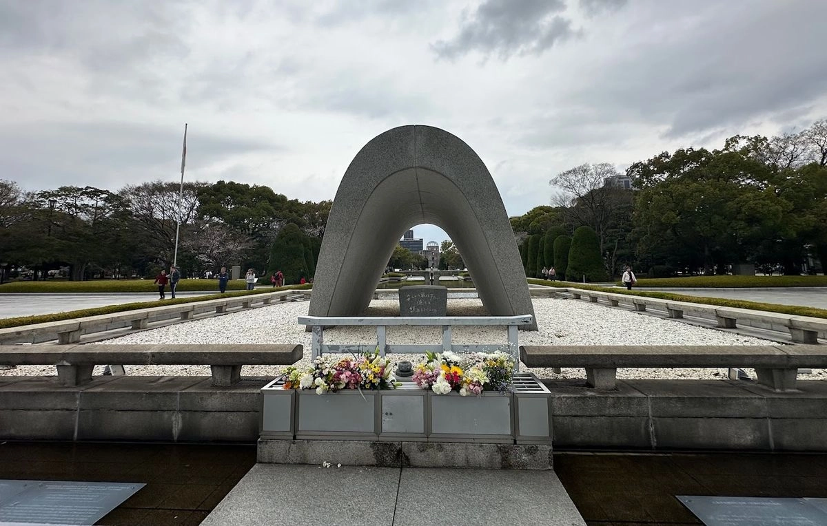  El Parque Memorial de la Paz y su llama, un recorrido obligado por Hiroshima para reflexionar sobre el poder atómico en estos tiempos aciagos. 