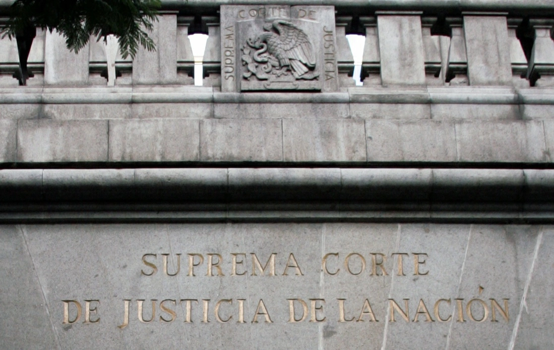 Con tres votos contra dos, la SCJN no intervendrá en este caso, y la Fiscalía deberá el expediente que le fue solicitado. Foto Roberto García Rivas / Archivo