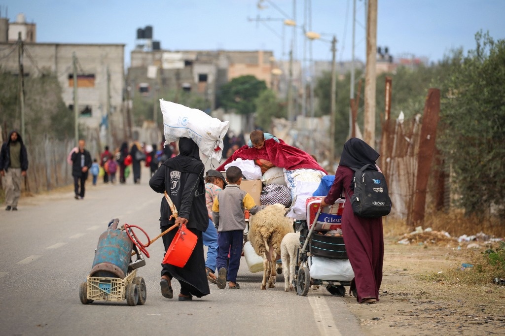 Palestinians despair after Israeli evacuation order