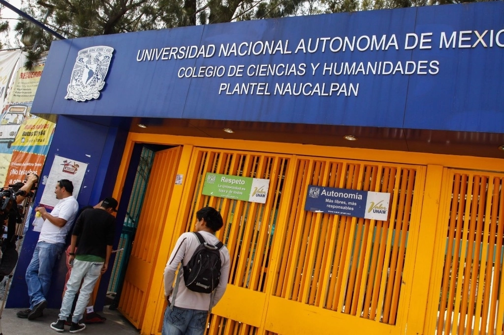 La UNAM aseguró que los hechos violentos registrados el miércoles pasado en el Colegio de Ciencias y Humanidades (CCH), plantel Naucalpan, tienen el propósito de desestabilizar a esta casa de estudios ante la proximidad de la jornada electoral del 2 de junio. Foto Cuartoscuro / Archivo