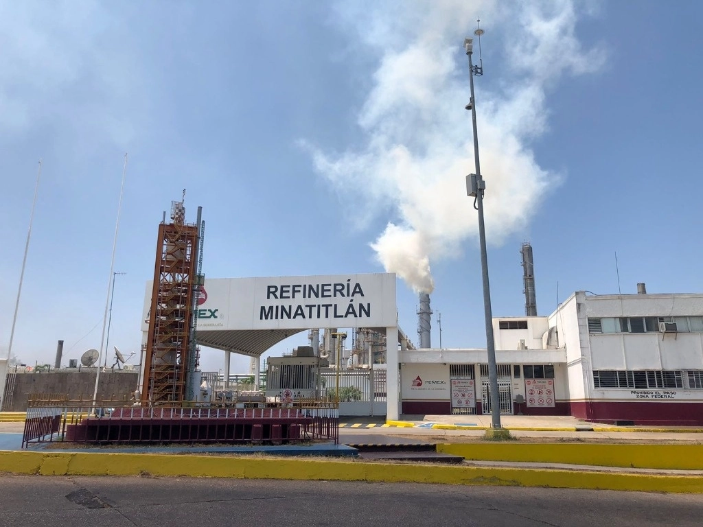 El desfogue en la refinería Lázaro Cárdenas de Minatitlán, Veracruz, derivó de una falla en la planta catalítica. Foto Sayda Chiñas / ‘La Jornada Veracruz’