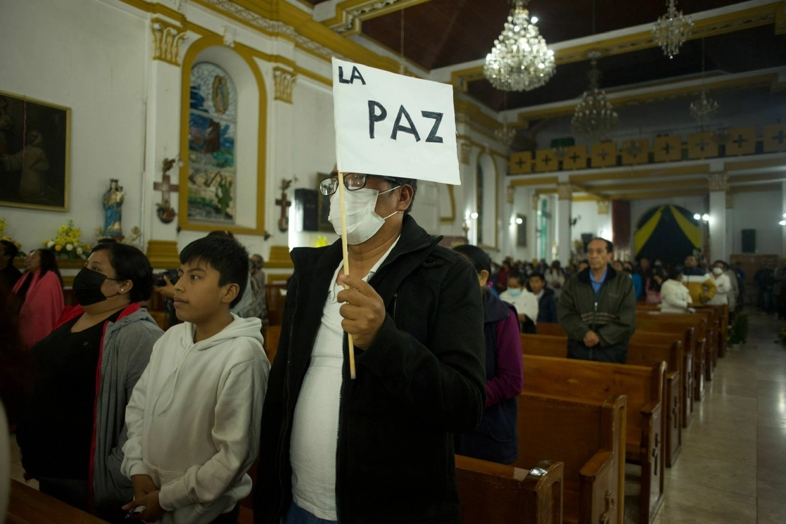 Una marcha por la paz partió de la Parroquia del Santuario de la Virgen de Guadalupe para exigir un alto a la violencia que se vive en San Cristóbal de las Casas. Foto Cuartoscuro / Archivo 