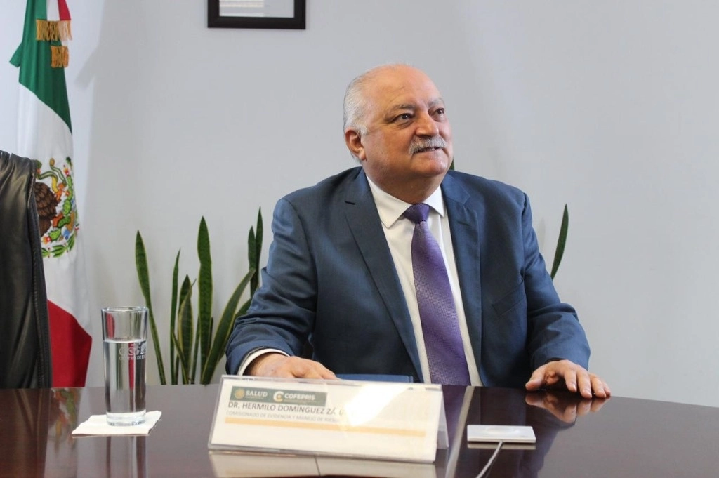 El nuevo titular de la Dirección de Prestaciones Médicas del IMSS es médico cirujano y especialista en Salud Pública, ambos por la Universidad de Veracruz. Foto tomada del sitio https://www.imss.gob.mx