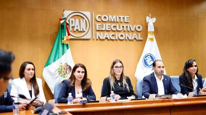 Carolina Viggiano dijo sentirse honrada y se declaró lista “para ganar y hacer un buen gobierno que honre su confianza". Foto La Jornada