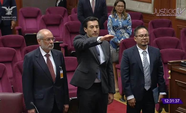 Toma de protesta de José Alfonso Montalvo Martínez como consejero de la Judicatura. A su lado, los otros dos aspirantes al cargo Carlos Ronzón Sevilla y César Morales Ramírez, el 22 de febrero de 2024. Imagen tomada de la transmisión en vivo 