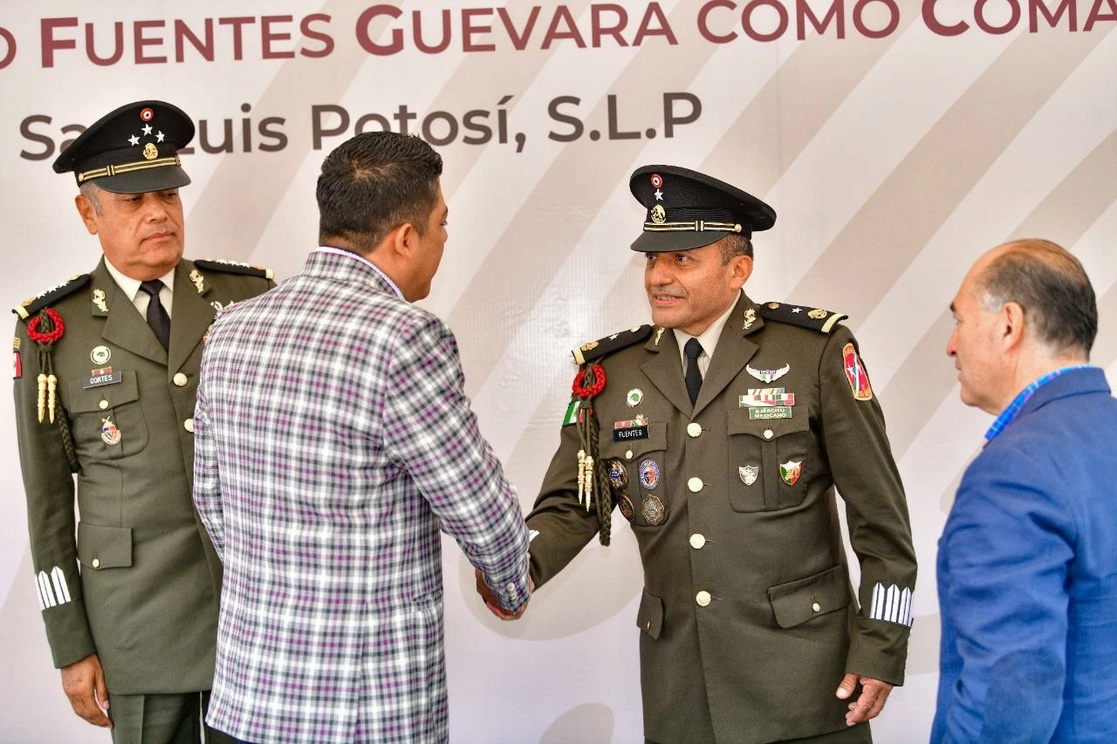 La ceremonia fue encabezada por el subsecretario de la Defensa Nacional, Agustín Radilla Suástegui, en la explanada del 56 Batallón de Infantería. Foto cortesía gobierno estatal