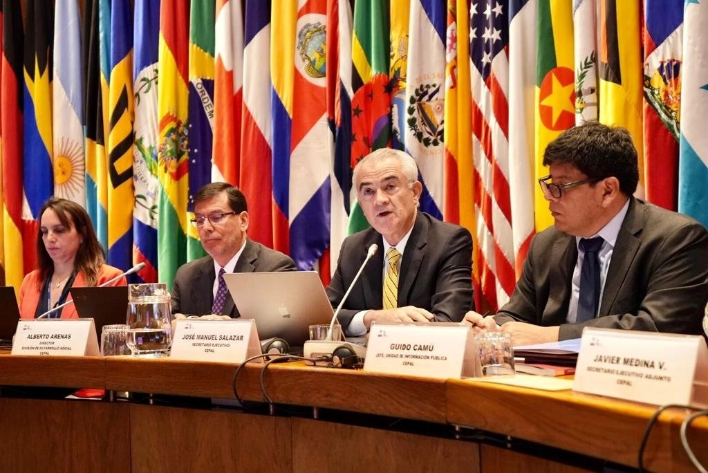 Los 105 milmillonarios de la región tienen una riqueza promedio de cuatro mil 300 millones de dólares, por encima de los 18 mil dólares del resto de la población, reportó el secretario ejecutivo de la Cepal, José Manuel Salazar-Xirinachs, el 23 de noviembre de 2023. Foto tomada de X @cepal_onu