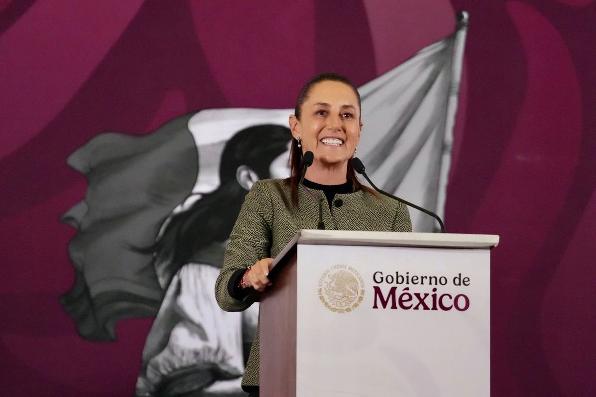 La presidenta Claudia Sheinbaum continua en el estado de Puebla su gira nacional para difundir su primer informe de gobierno. Foto