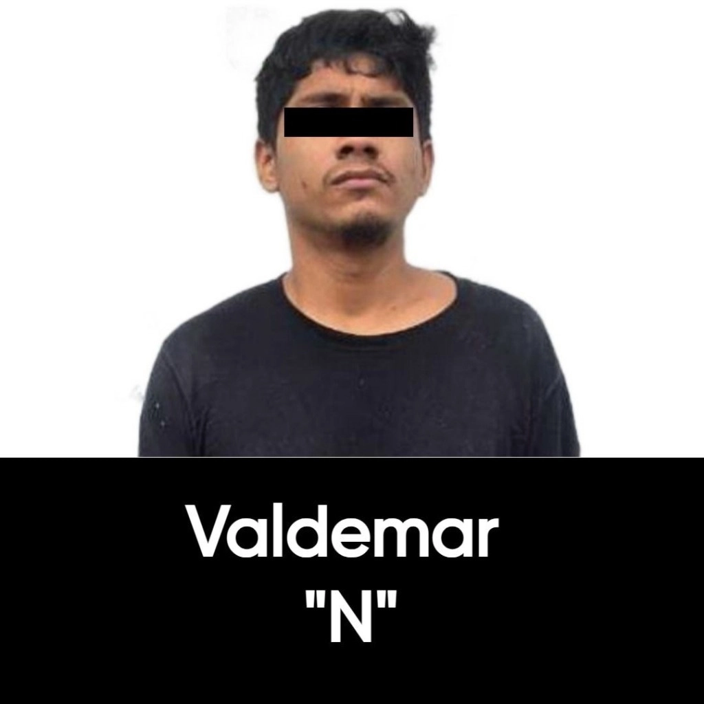 Los presuntos delincuentes fueron puestos a disposición de las autoridades de la FGE de Veracruz y se identifican como José Luis “N”, Víctor “N”, Valdemar “N”, Juan “N”, Osvaldo de Jesús “N”, Ángel de Jesús “N” y Laura “N”. Foto La Jornada
