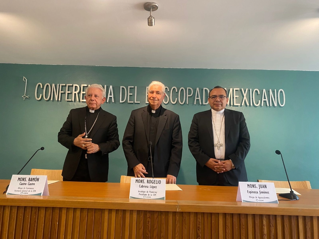 El arzobispo Rogelio Cabrera López, presidente de la CEM, al centro. Imagen Carolina Gómez 