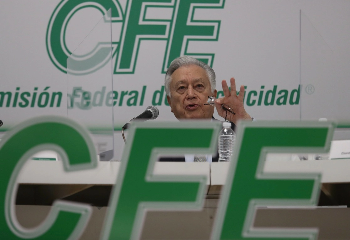 Manuel Bartlett, director general de la Comisión Federal de Electricidad. Foto Yazmín Ortega Cortés