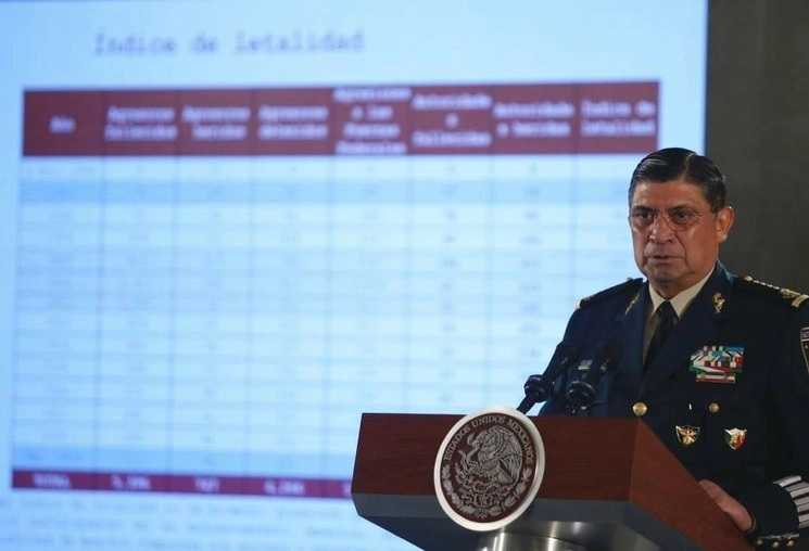 En esta imagen de archivo, Luis Cresencio Sandoval González, titular de la Sedena, durante la conferencia matutina del presidente Andrés Manuel López Obrador en Palacio Nacional. Foto Guillermo Sologuren
