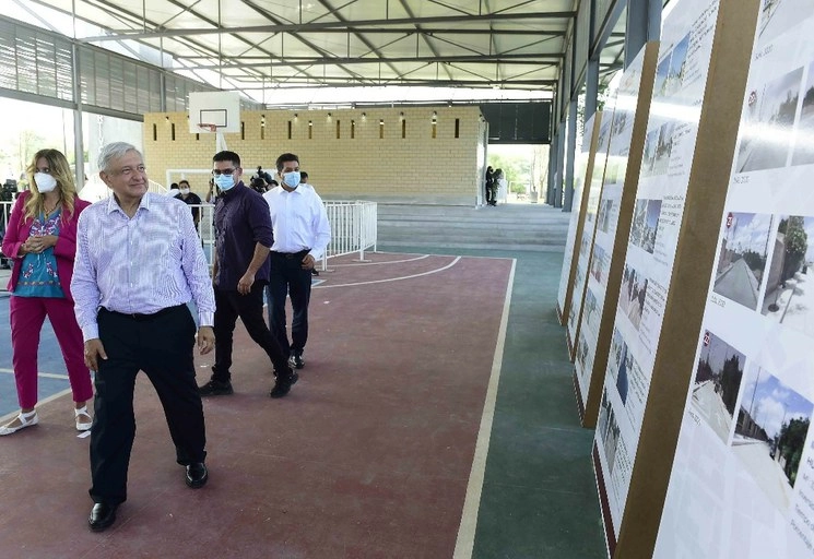 El presidente Andrés Manuel López Obrador encabezó Acciones de Mejoramiento Urbano en Reynosa. Lo acompañan el gobernador de Tamaulipas, Francisco García Cabeza de Vaca; Román Meyer Falcón, titular de Sedatu y Maki Ortíz Domínguez, presidenta municipal de Reynosa. Foto Presidencia 