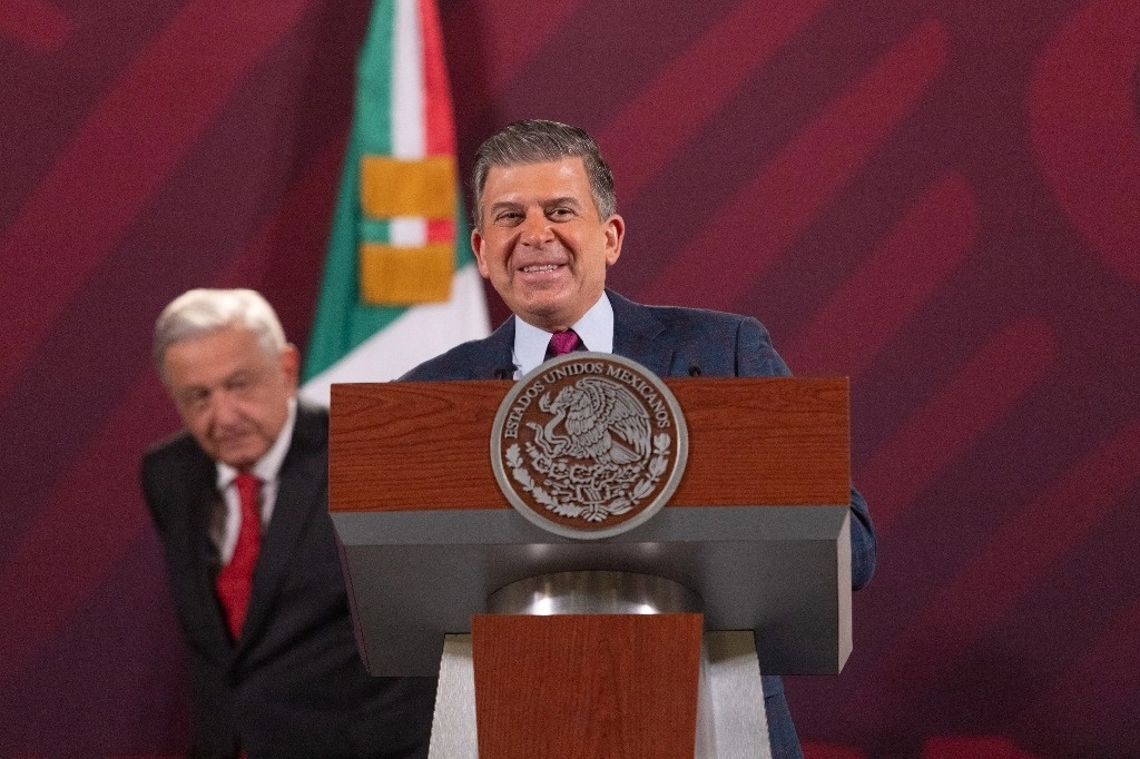 El titular de la Procuraduría Federal del Consumidor, Ricardo Sheffield, y el presidente Andrés Manuel López Obrador,  el 14 de agosto pasado. Foto Pablo Ramos 