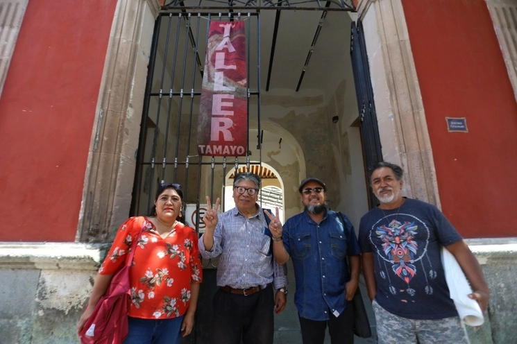 Trabajadores del Taller de Artes Plásticas presentaron un pliego de demandas que incluye incrementos salariales. Foto Jorge A. Pérez Alonso