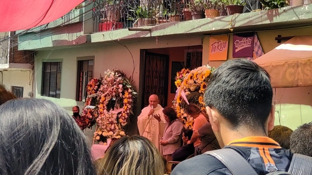 Con una misa despidieron a los tres jóvenes trabajadores del INSP asesinados en Morelos. Foto  La Jornada