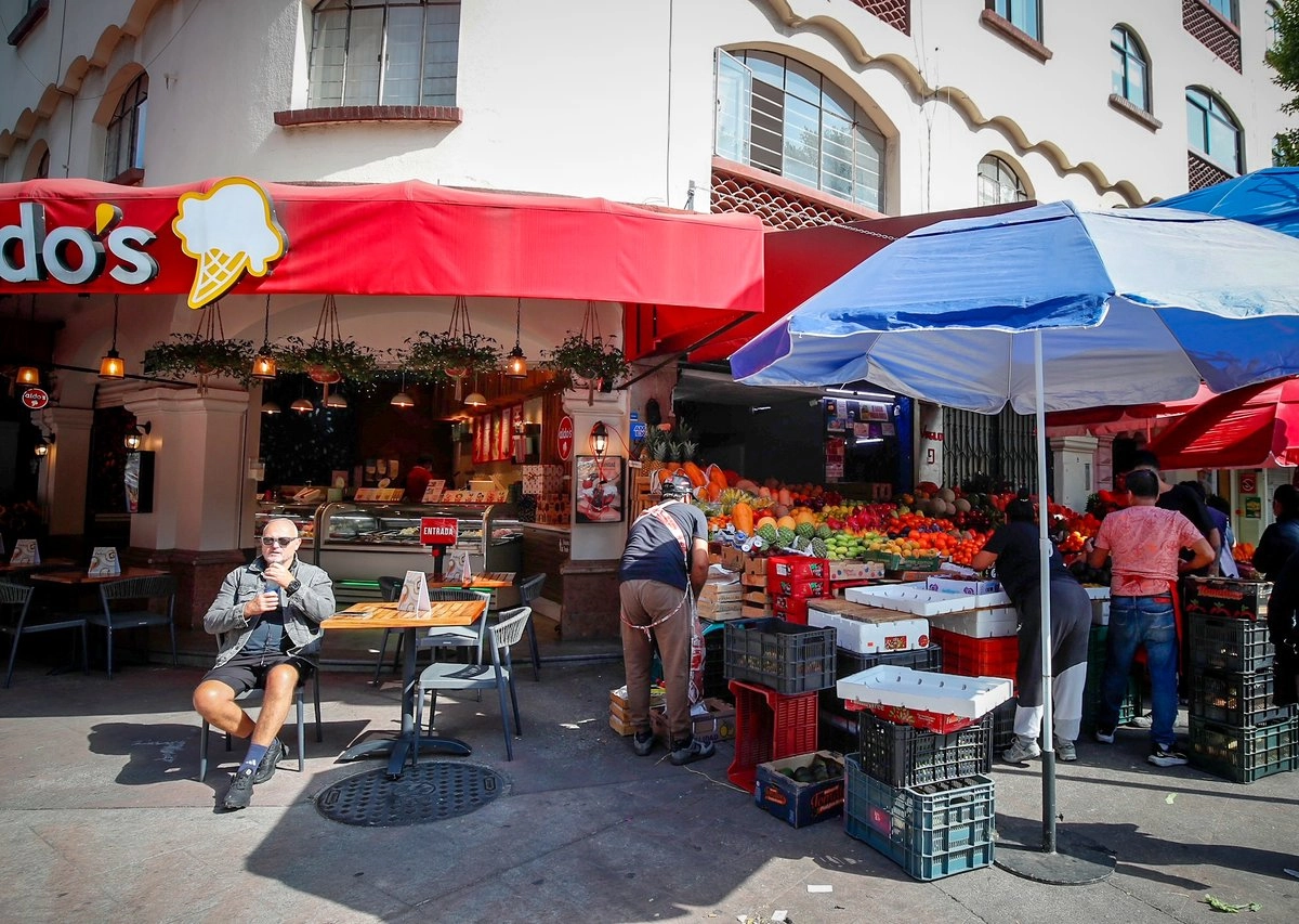 Dos fruterías y una tortería ubicadas en el número 9 de la calle Virgilio, en la zona conocida como Polanquito, están próximas a cerrar tras el aumento desmedido del costo de la renta.