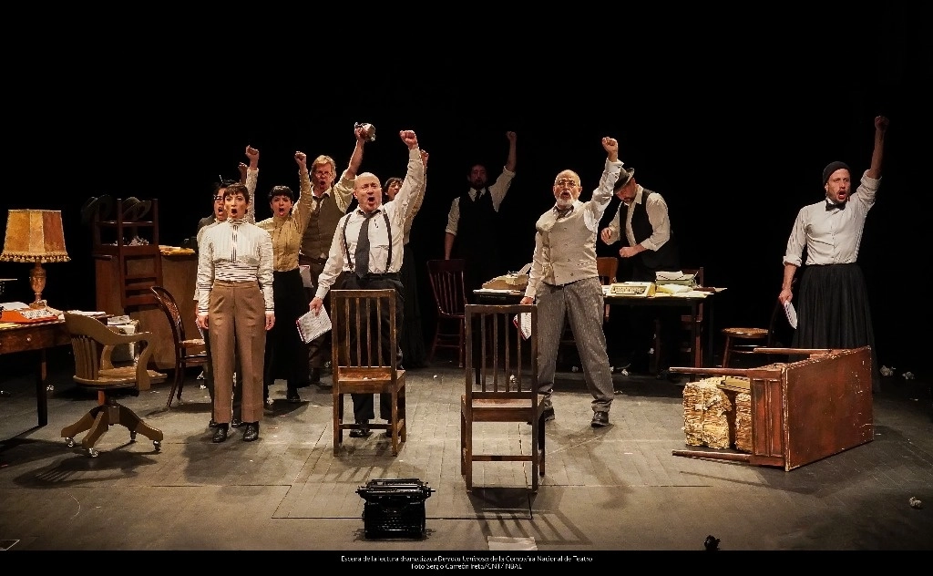 Integrantes de la Compañía Nacional de Teatro ensayan la lectura dramatizada de ‘Derrota luminosa: Las anarquistas y la libertad de expresión’, de Estela Leñero, dirigida por Juliana Faesler. Foto cortesía del Cenart 