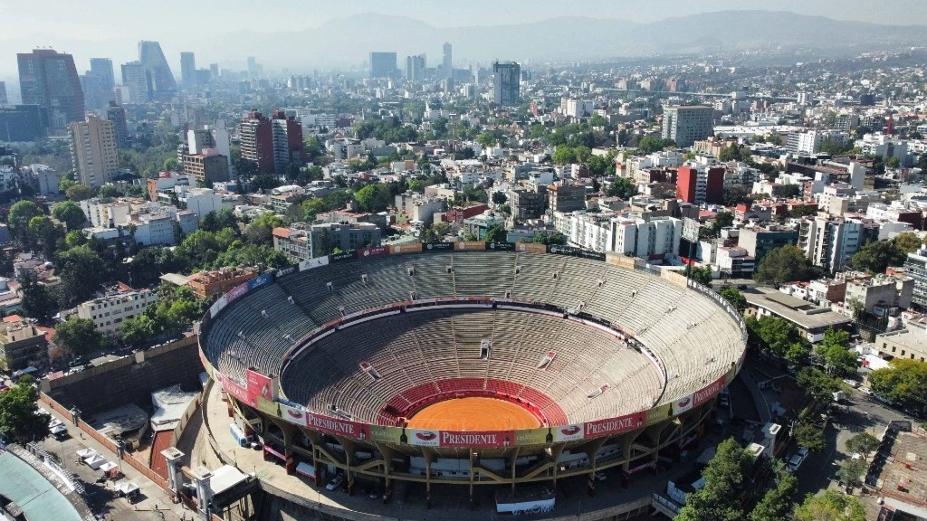 Un total de 120 elementos de la Secretaría de Seguridad Ciudadana fueron desplegados en la Monumental Plaza de Toros México. Foto Cuartoscuro / Archivo