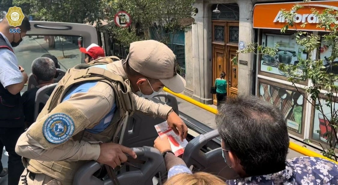 Oficiales de la Unidad de Seguridad Turística fueron desplegados en las zonas más concurridas por visitantes en la Ciudad de México. Foto cortesía SSC-CDMX