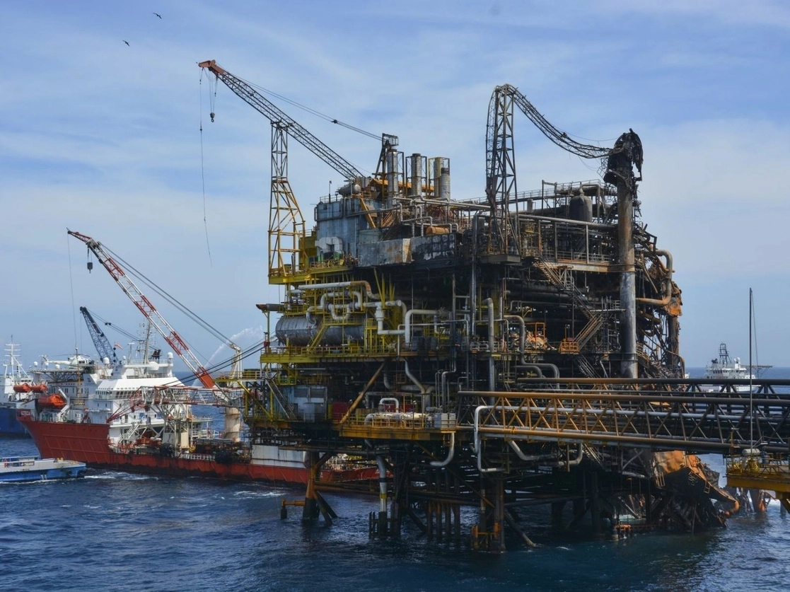 La plataforma petrolera Abkatun A-Permanente ubicada en la Sonda de Campeche en el Golfo de México. Foto Cuartoscuro / Archivo