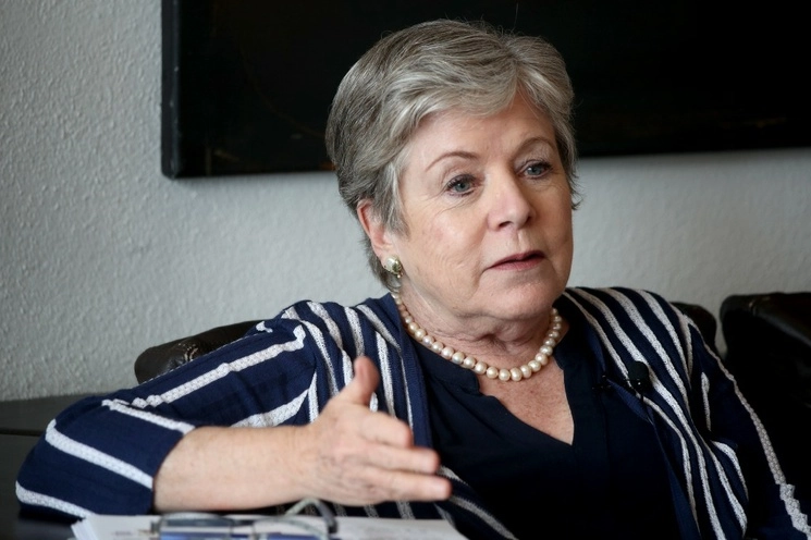 Alicia Bárcena en entrevista para La Jornada. Foto María Luisa Severiano