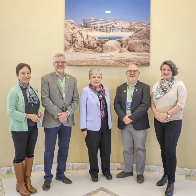 La titular de Semarnat, Alicia Bárcena firmó el respaldo del gobierno de México a la iniciativa global Mangrove Breakthrough para conservar y restaurar 905 mil hectáreas de manglares. Foto tomada de la cuenta de X @_CIMexico
