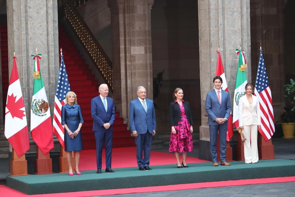 Ceremonia de bienvenida al presidente estadunidense, Joe Biden, y al primer ministro canadiense, Justin Trudeau, previo a la Cumbre de Líderes de América del Norte, en Palacio Nacional, en la Ciudad de México, el 10 de enero de 2023. Foto Luis Castillo




