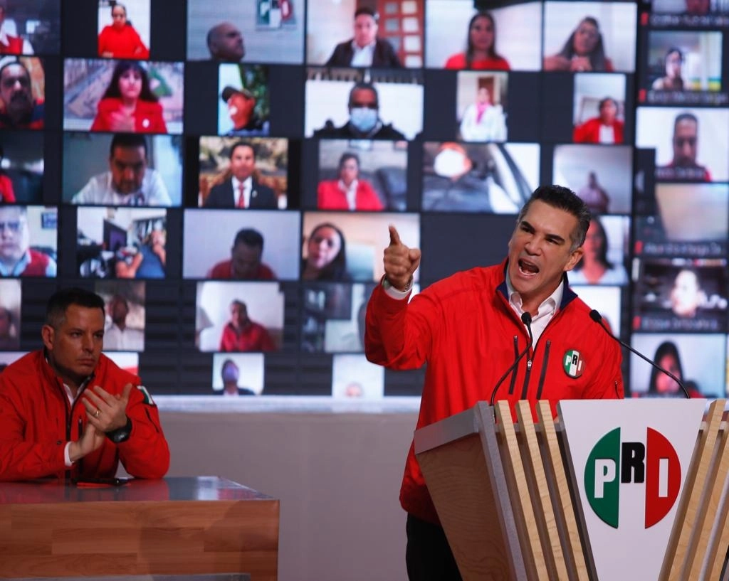 El presidente del PRI, Alejandro Moreno, durante la Asamblea Ordinaria del partido en el auditorio Plutarco Elías Calles. Foto Guillermo Sologuren