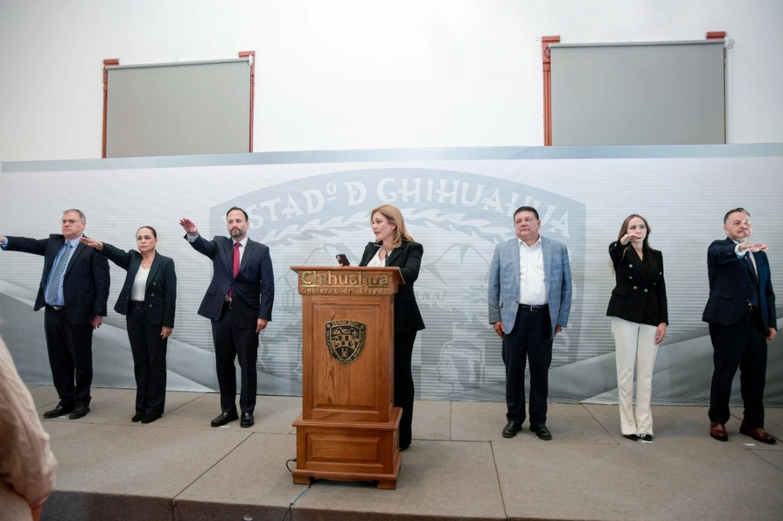 La gobernadora María Eugenia Campos designó a César Jáuregui Moreno, quien hasta este lunes ejercía el cargo de secretario de Gobierno estatal y sustituye al ahora ex fiscal Fierro Duarte. Foto cortesía gobierno Chihuahua